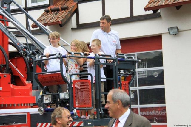 2011-06-16 -68- Vorfuehrung Hubrettungsfahrzeuge